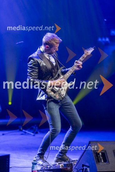  Gregor Bezenšek, glasbenik, Soulgreg artist, društvo Viljem Julijan, kandidat na predsedniških volitvah 2022Veliki dobrodelni koncert VILJEM JULIJAN 2024