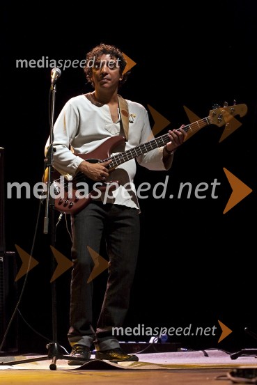 Basist spremljevalne skupineGilberto Gil – Musica Popular Brasileira, koncert