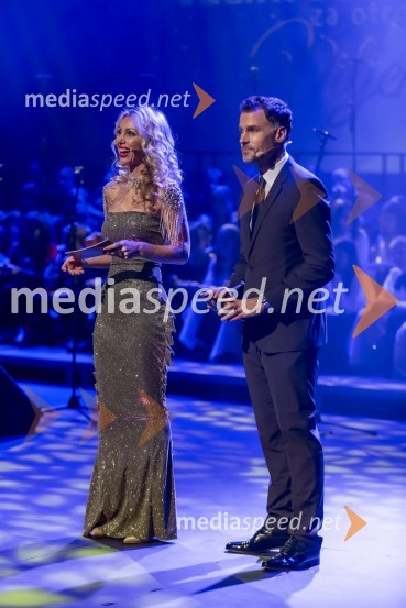  Ajda Bezenšek, strokovna direktorica izobraževalnih programov v Eksena;  David Urankar, televizijski voditelj, manekenVeliki dobrodelni koncert VILJEM JULIJAN 2024