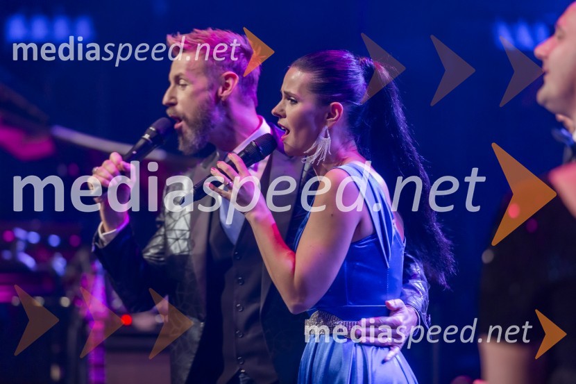  Gregor Bezenšek, glasbenik, Soulgreg artist, društvo Viljem Julijan, kandidat na predsedniških volitvah 2022;  Nina  Bezenšek, društvo Viljem JulijanVeliki dobrodelni koncert VILJEM JULIJAN 2024