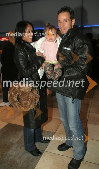 Tomaž Barada, taekvondoist in kickboksar z ženo Bianco in hčerko TyroSnežna kraljica 2006