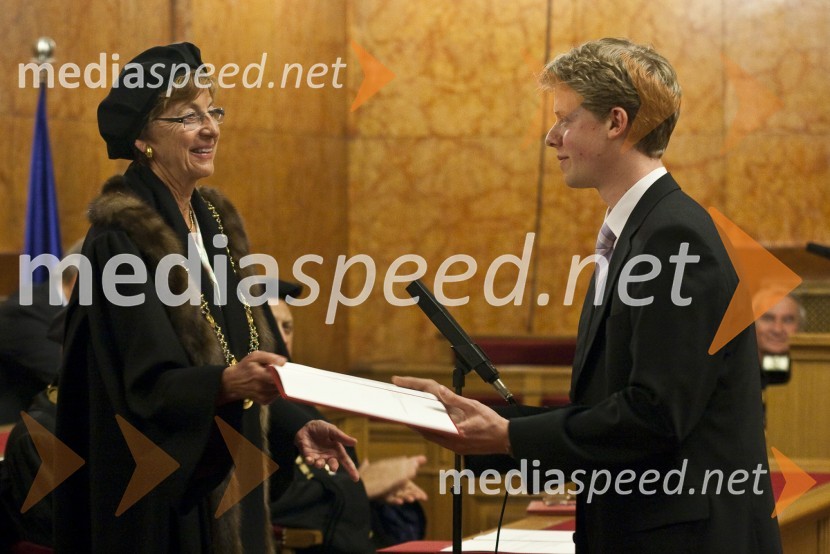 Prof. dr. Andreja Kocijančič, rektorica Univerze v Ljubljani in dr. Vito Logar, Fakulteta za elektrotehnikoPromocija doktorjev znanosti Univerze v Ljubljani, 30. junij 2009