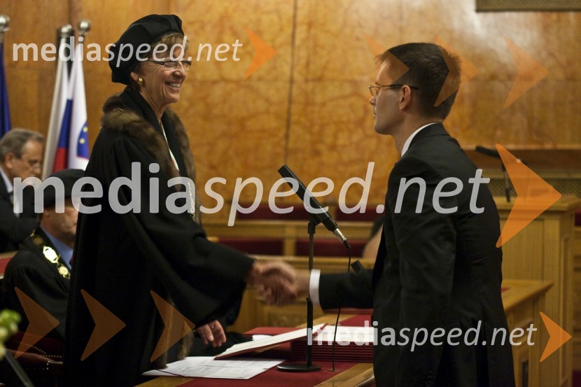 Prof. dr. Andreja Kocijančič, rektorica Univerze v Ljubljani in dr. Uroš Mavrič, Fakulteta za elektrotehnikoPromocija doktorjev znanosti Univerze v Ljubljani, 30. junij 2009
