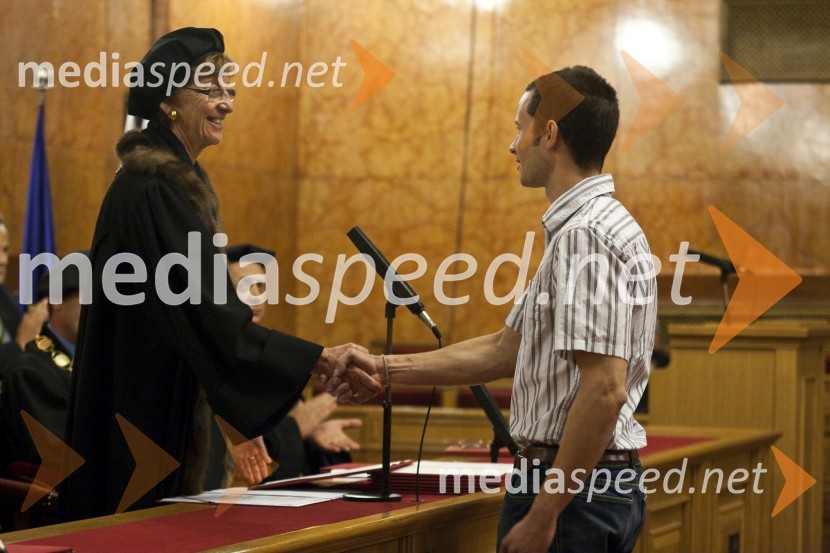 Prof. dr. Andreja Kocijančič, rektorica Univerze v Ljubljani in dr. Patrik Ritoša, Fakulteta za elektrotehnikoPromocija doktorjev znanosti Univerze v Ljubljani, 30. junij 2009