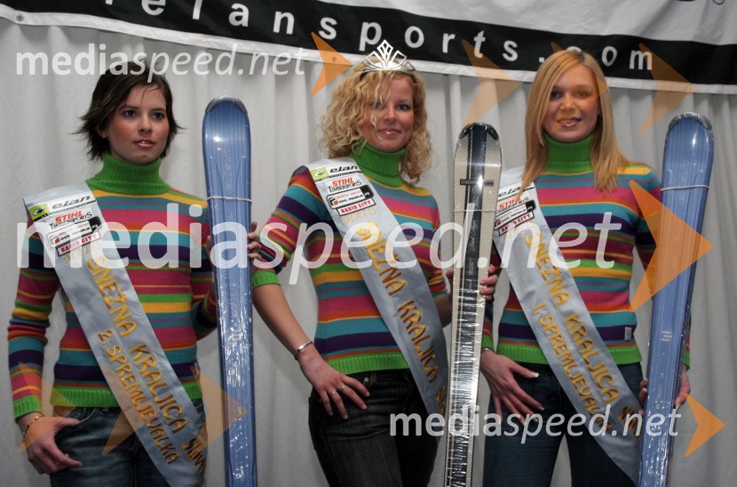 Valentina Pirih iz Nove Gorice - 2. spremljevalka, Anja Abramovič iz Ljubljane - Snežna Kraljica 2006 in Manja Podpečan iz Ljubnega ob Savinji - 1. spremljevalkaSnežna kraljica 2006