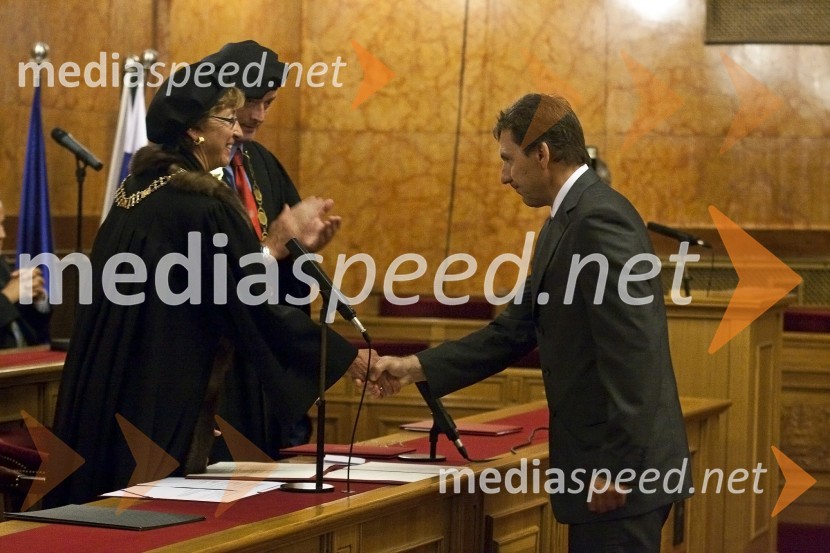 Prof. dr. Andreja Kocijančič, rektorica Univerze v Ljubljani, prof. dr. Milan Žvan, dekan Fakultete za šport Univerze v Ljubljani in dr. Lovro Beranič, Fakulteta za šport Univerze v LjubljaniPromocija doktorjev znanosti Univerze v Ljubljani, 30. junij 2009