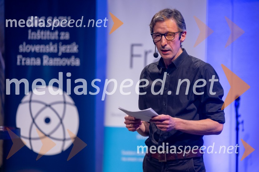  Boštjan Narat, publicist, moderator, igralecUstanova patra Stanislava Škrabca podelila štipendije 21. generaciji svojih štipendistov