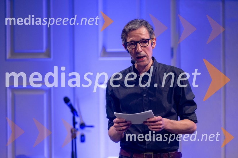  Boštjan Narat, publicist, moderator, igralecUstanova patra Stanislava Škrabca podelila štipendije 21. generaciji svojih štipendistov