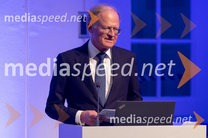  Janez  Škrabec, direktor Riko d.o.o.Ustanova patra Stanislava Škrabca podelila štipendije 21. generaciji svojih štipendistov