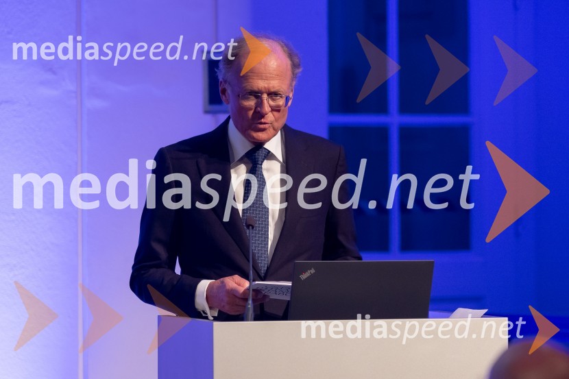  Janez  Škrabec, direktor Riko d.o.o.Ustanova patra Stanislava Škrabca podelila štipendije 21. generaciji svojih štipendistov