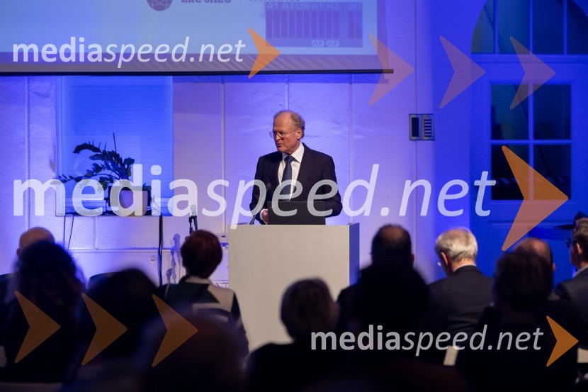  Janez  Škrabec, direktor Riko d.o.o.Ustanova patra Stanislava Škrabca podelila štipendije 21. generaciji svojih štipendistov