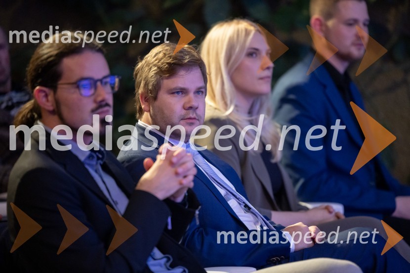  Nejc Robida, doktorski študent Oddelka za slovenistiko Filozofske fakultete Univerze v LjubljaniUstanova patra Stanislava Škrabca podelila štipendije 21. generaciji svojih štipendistov