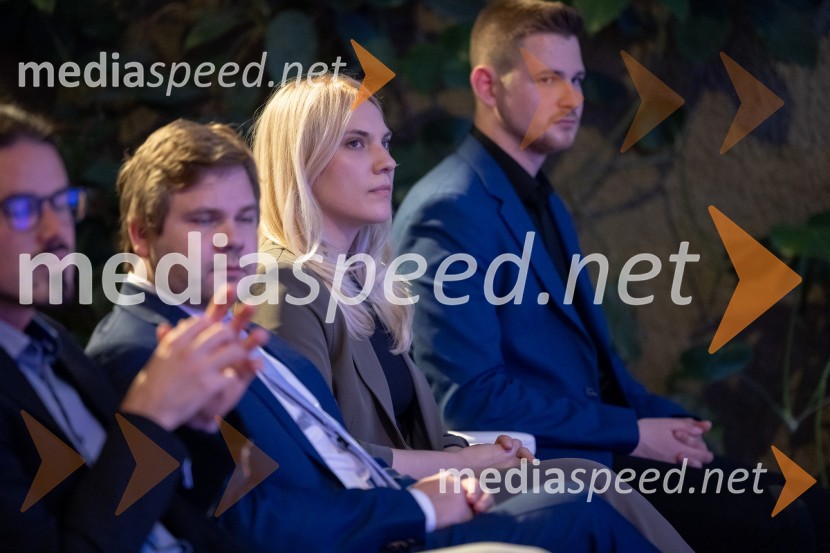  Pia Rednak, doktorska študentka na programu Primerjalni študij idej in kultur na Podiplomski šoli ZRC SAZU;  Blaž Šoba,  magistrski študent primerjalnega slovanskega jezikoslovja in primerjalne književnosti in literarne teorije na Filozofski fakulteti Univerze v LjubljaniUstanova patra Stanislava Škrabca podelila štipendije 21. generaciji svojih štipendistov