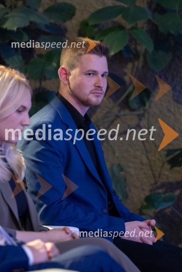  Blaž Šoba,  magistrski študent primerjalnega slovanskega jezikoslovja in primerjalne književnosti in literarne teorije na Filozofski fakulteti Univerze v LjubljaniUstanova patra Stanislava Škrabca podelila štipendije 21. generaciji svojih štipendistov