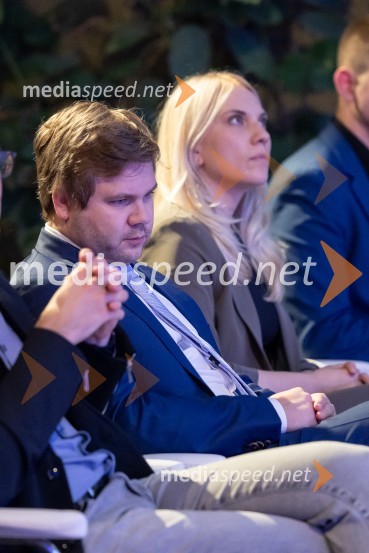  Nejc Robida, doktorski študent Oddelka za slovenistiko Filozofske fakultete Univerze v Ljubljani;  Pia Rednak, doktorska študentka na programu Primerjalni študij idej in kultur na Podiplomski šoli ZRC SAZUUstanova patra Stanislava Škrabca podelila štipendije 21. generaciji svojih štipendistov