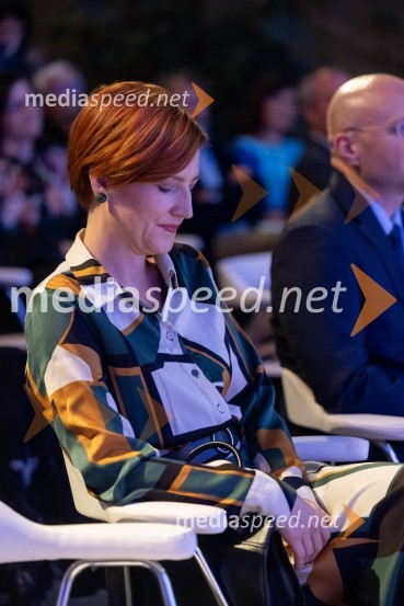 dr. Asta Vrečko, ministrica za kulturoUstanova patra Stanislava Škrabca podelila štipendije 21. generaciji svojih štipendistov