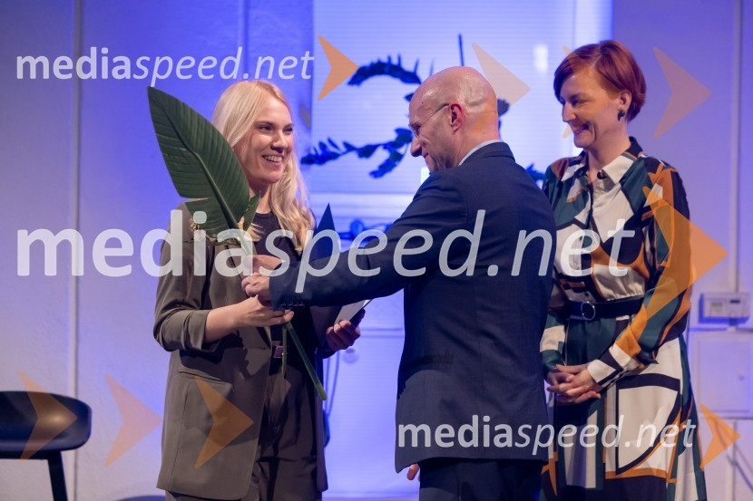  Pia Rednak, doktorska študentka na programu Primerjalni študij idej in kultur na Podiplomski šoli ZRC SAZU; dr. Kozma Ahačič, jezikoslovec, literarni zgodovinar. Delovna osebnost leta 2017 in avtor knjige Stati inu obstati; dr. Asta Vrečko, ministrica za kulturoUstanova patra Stanislava Škrabca podelila štipendije 21. generaciji svojih štipendistov