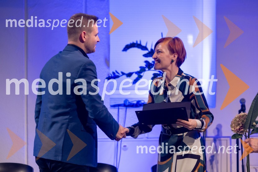  Blaž Šoba,  magistrski študent primerjalnega slovanskega jezikoslovja in primerjalne književnosti in literarne teorije na Filozofski fakulteti Univerze v Ljubljani; dr. Asta Vrečko, ministrica za kulturoUstanova patra Stanislava Škrabca podelila štipendije 21. generaciji svojih štipendistov