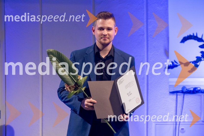  Blaž Šoba,  magistrski študent primerjalnega slovanskega jezikoslovja in primerjalne književnosti in literarne teorije na Filozofski fakulteti Univerze v LjubljaniUstanova patra Stanislava Škrabca podelila štipendije 21. generaciji svojih štipendistov