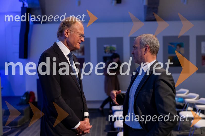  Janez  Škrabec, direktor Riko d.o.o.;  ... Ustanova patra Stanislava Škrabca podelila štipendije 21. generaciji svojih štipendistov