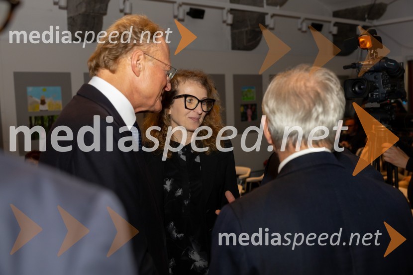  Janez  Škrabec, direktor Riko d.o.o.;  Polona Lovšin, vodja komunikacij, Riko d.o.o.Ustanova patra Stanislava Škrabca podelila štipendije 21. generaciji svojih štipendistov