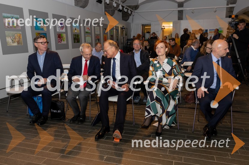  ... ;  ... ;  Janez  Škrabec, direktor Riko d.o.o.; dr. Asta Vrečko, ministrica za kulturo; dr. Kozma Ahačič, jezikoslovec, literarni zgodovinar. Delovna osebnost leta 2017 in avtor knjige Stati inu obstatiUstanova patra Stanislava Škrabca podelila štipendije 21. generaciji svojih štipendistov