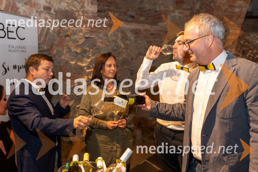  Samo Krajnc, Vino Krajnc;  Leonida Gregorič, vodja laboratorija, Kmetijsko gozdarski zavod Maribor;  Adam  Valdhuber, Vino Valdhuber;  Gregor Mulec, Vinogradništvo MulecPUBEC 2024, novinarska konferenca