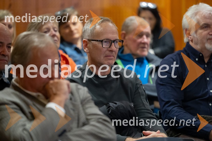 Iskrivo v živo: Joe Valenčič v pogovoru z Edvardom Žitnikom