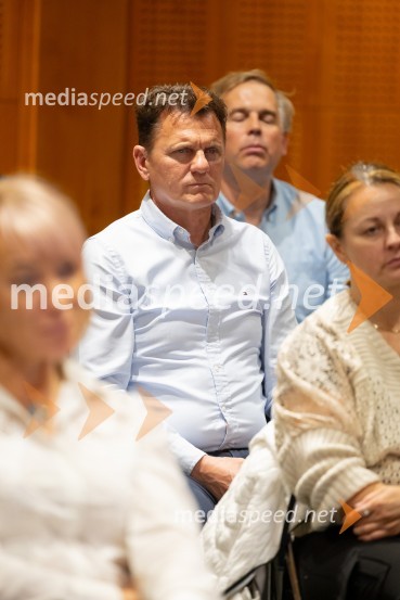 Iskrivo v živo: Joe Valenčič v pogovoru z Edvardom Žitnikom