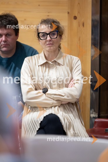  Polona Lovšin, vodja komunikacij, Riko d.o.o.Iskrivo v živo: Joe Valenčič v pogovoru z Edvardom Žitnikom