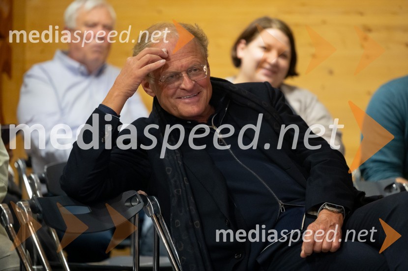  Janez  Škrabec, direktor Riko d.o.o.Iskrivo v živo: Joe Valenčič v pogovoru z Edvardom Žitnikom