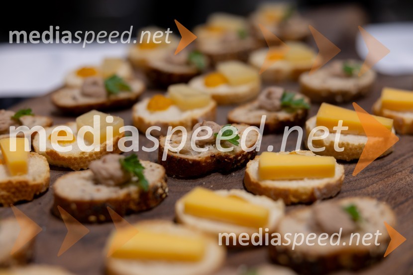 Iskrivo v živo: Joe Valenčič v pogovoru z Edvardom Žitnikom