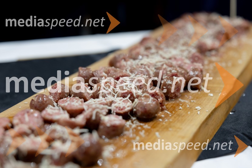 Iskrivo v živo: Joe Valenčič v pogovoru z Edvardom Žitnikom