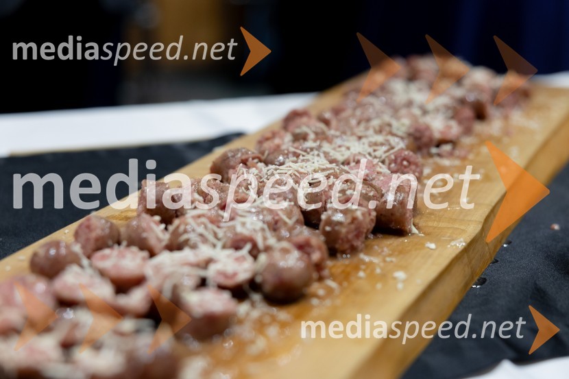 Iskrivo v živo: Joe Valenčič v pogovoru z Edvardom Žitnikom