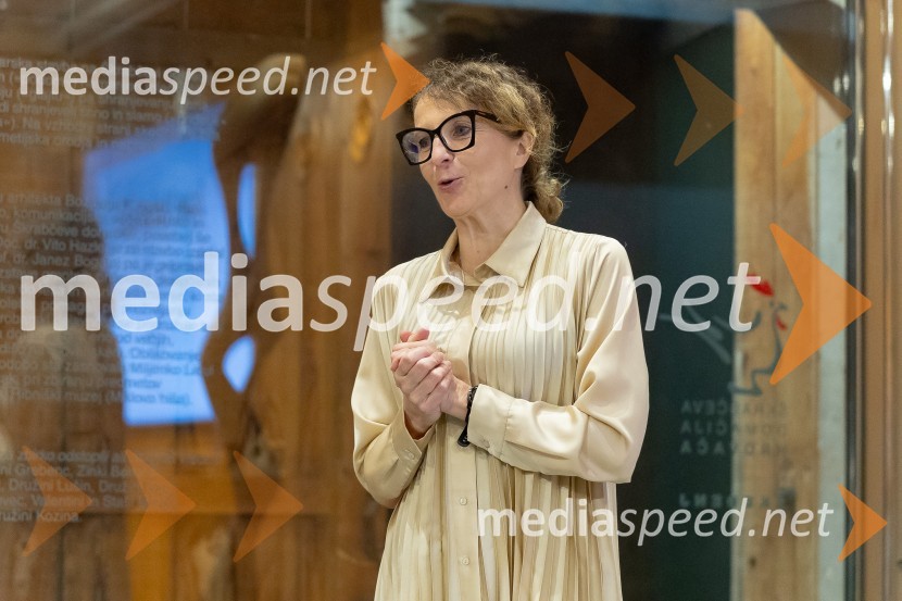  Polona Lovšin, vodja komunikacij, Riko d.o.o.Iskrivo v živo: Joe Valenčič v pogovoru z Edvardom Žitnikom