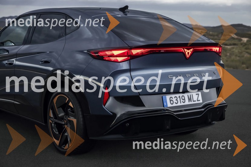 CUPRA Tavascan – potovanje h koreninam