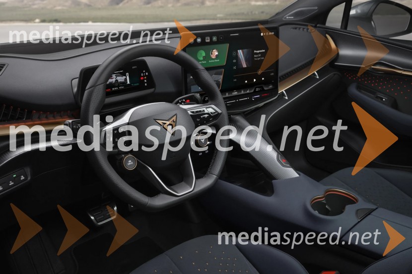 CUPRA Tavascan – potovanje h koreninam