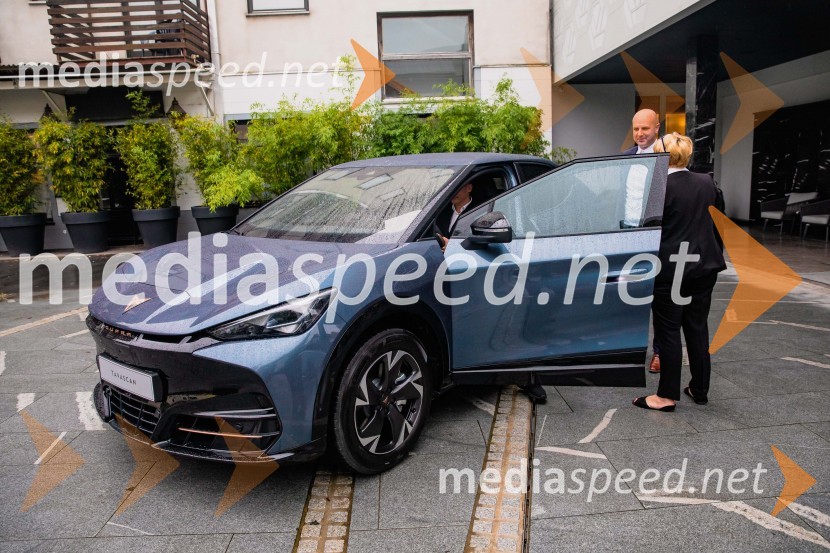 Prvi električni CUPRA SUV Tavascan 2024