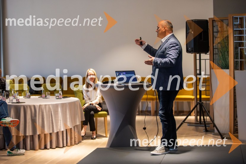 Prvi električni CUPRA SUV Tavascan 2024