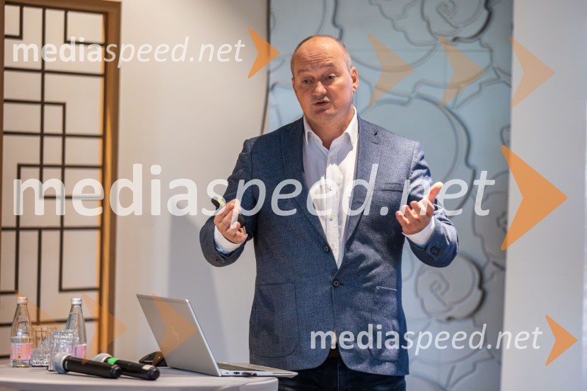 Prvi električni CUPRA SUV Tavascan 2024