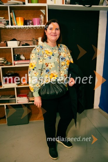  Teja Pelko, novinarkaKot jabolko sladko, visoko na veji, premiera v SMG Ljubljana