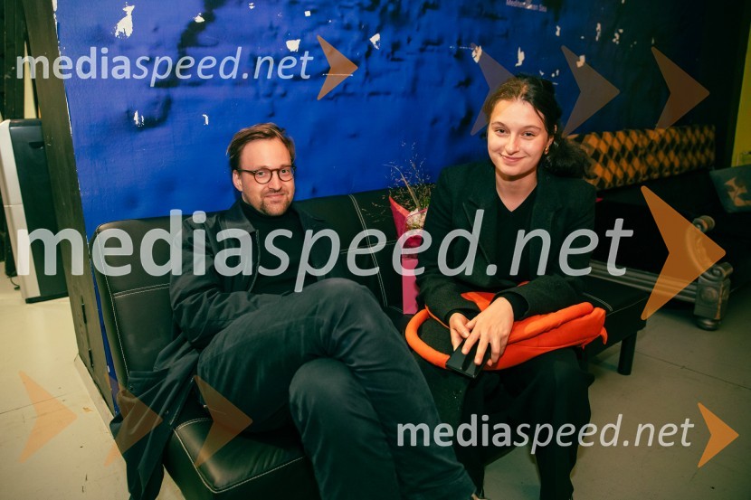 Kot jabolko sladko, visoko na veji, premiera v SMG Ljubljana