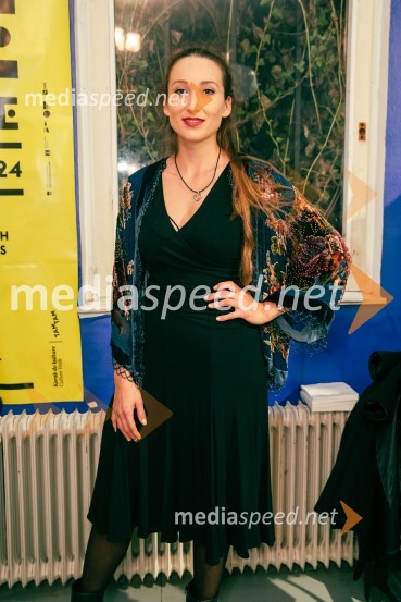  Gaja Višnar, igralkaKot jabolko sladko, visoko na veji, premiera v SMG Ljubljana