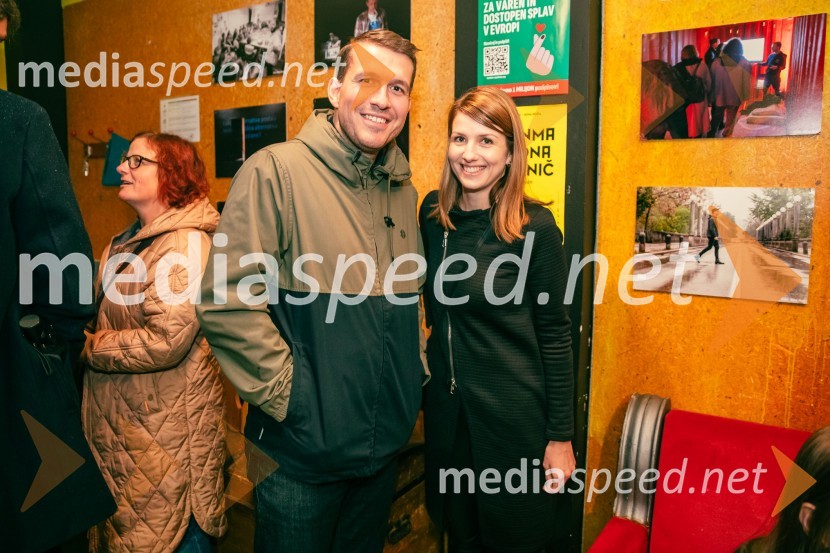 Kot jabolko sladko, visoko na veji, premiera v SMG Ljubljana