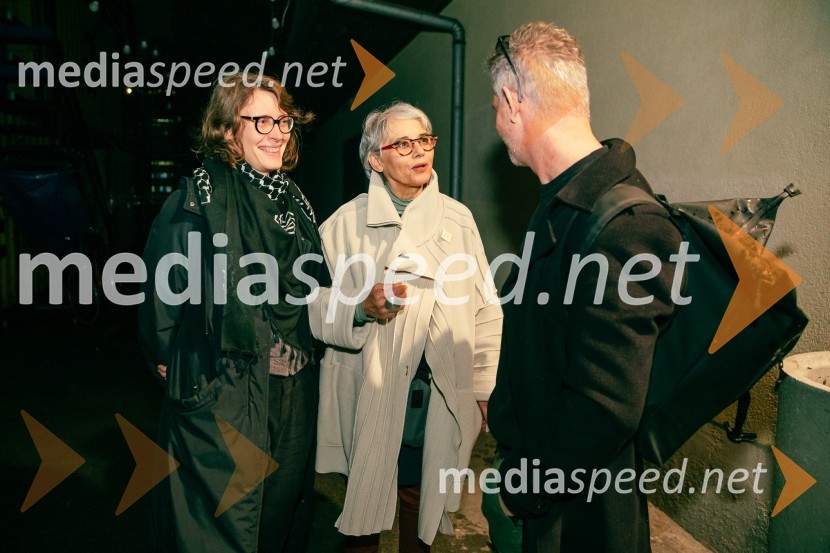  Urška Brodar, dramaturginja, Slovensko mladinsko gledališče;  Alja Predan, selektorica, Teden slovenske drame;  Tibor Mihelič Syed, direktor, Kino ŠiškaKot jabolko sladko, visoko na veji, premiera v SMG Ljubljana