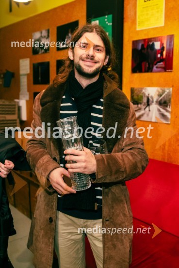 Kot jabolko sladko, visoko na veji, premiera v SMG Ljubljana