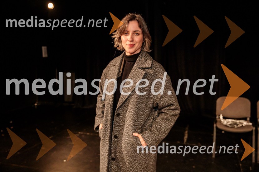  Pia Prezelj, pisateljica, prevajalka in novinarkaKot jabolko sladko, visoko na veji, premiera v SMG Ljubljana