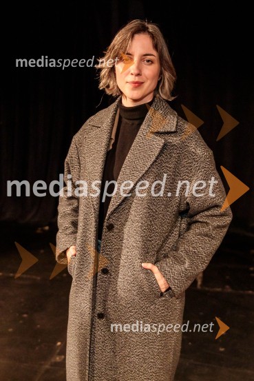  Pia Prezelj, pisateljica, prevajalka in novinarkaKot jabolko sladko, visoko na veji, premiera v SMG Ljubljana