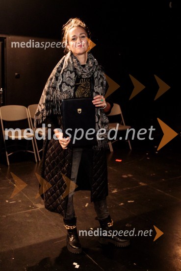  Katarina Stegnar, igralkaKot jabolko sladko, visoko na veji, premiera v SMG Ljubljana