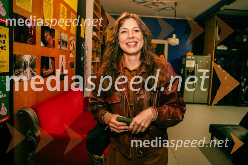 Kot jabolko sladko, visoko na veji, premiera v SMG Ljubljana